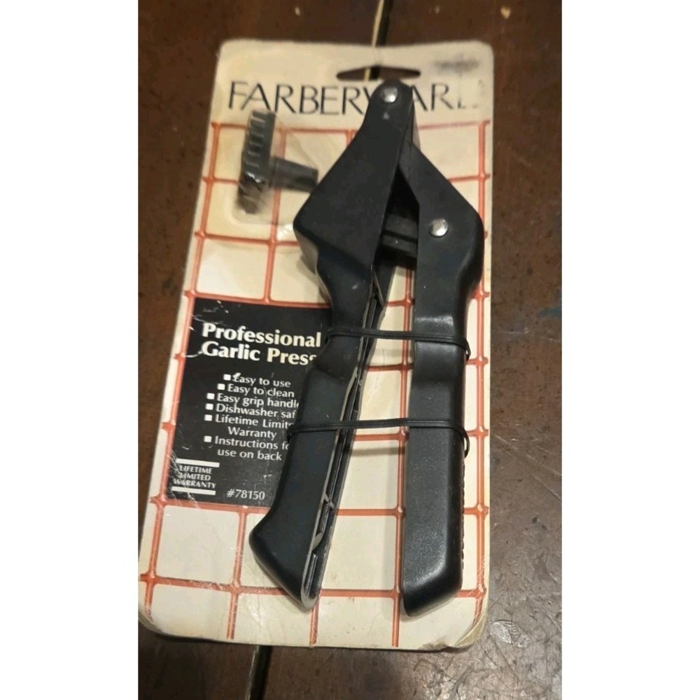 NEW Farberware Ergo Black Handles Garlic Press #78150 New Old Stock Easy Grip